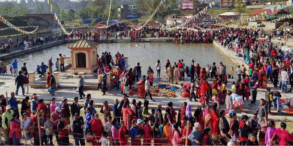 इन्द्रदहमा मेला भर्नेको भीड