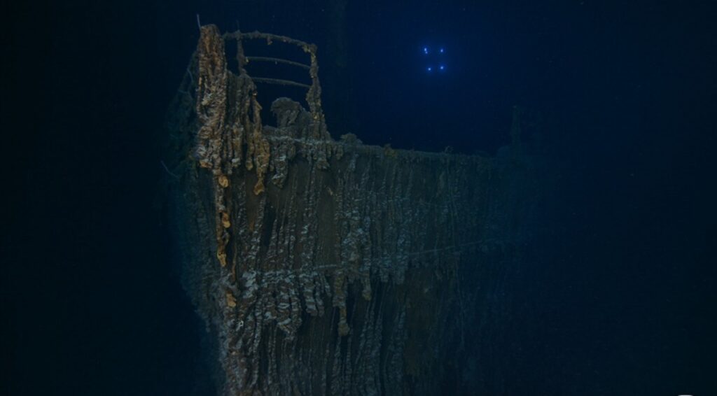 महासागरमा डुबेको टाइटानिक जहाजको रेलिङ भाँचियो