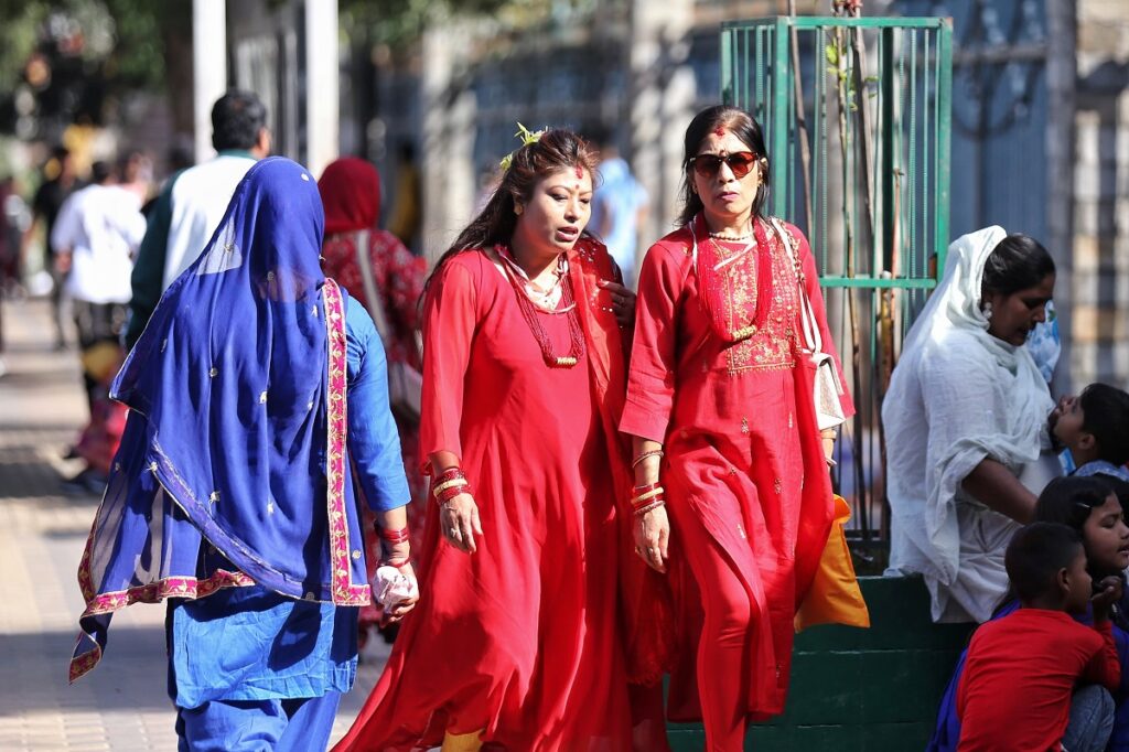 टीका लगाउन सर्वसाधारणको चहलपहल