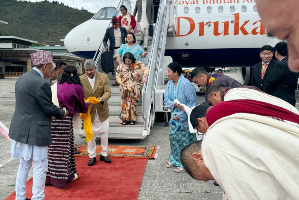 भुटान पुगे पूर्वराजा शाह, विमानस्थलमा ‘रेड कार्पेट’सहित स्वागत