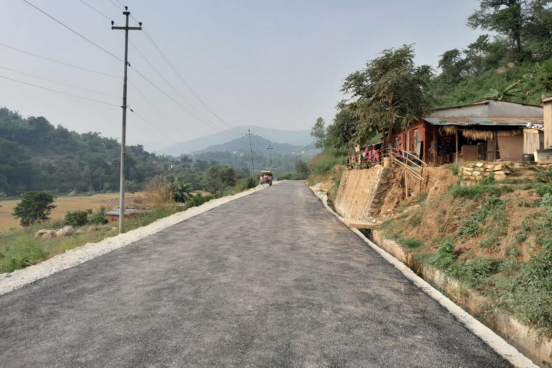 सडक खुलेको ३१ वर्षपछि सडक कालोपत्र