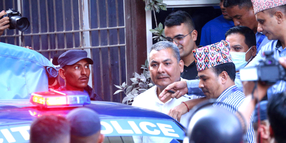 दुर्गा प्रसाइँका १० जना समर्थक पक्राउ