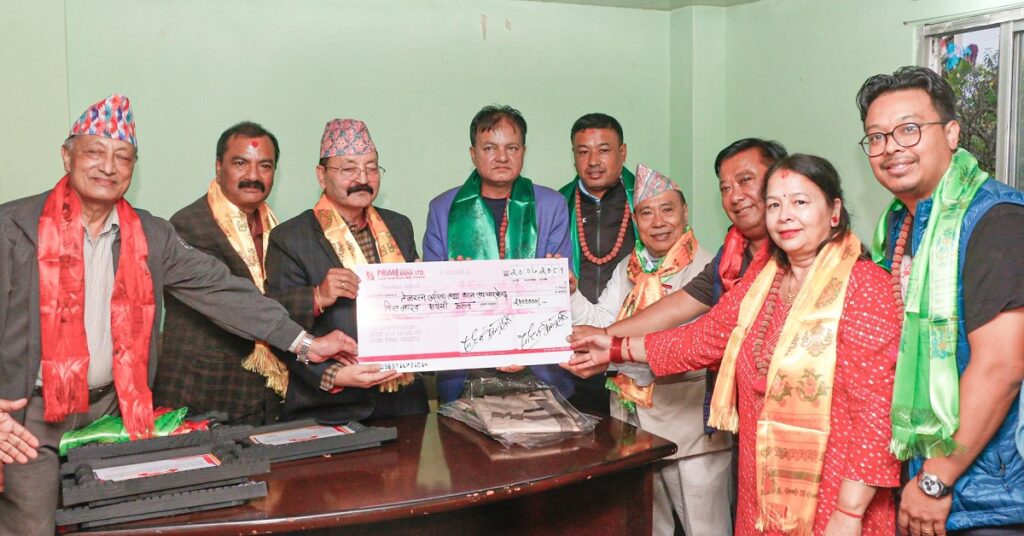 तेजरत्न आँखा उपचार केन्द्रलाई २० लाख सहयोग