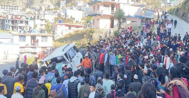 बाजुरामा जिप दुर्घटना हुँदा दुई महिलाको मृत्यु, ३ जना घाइते