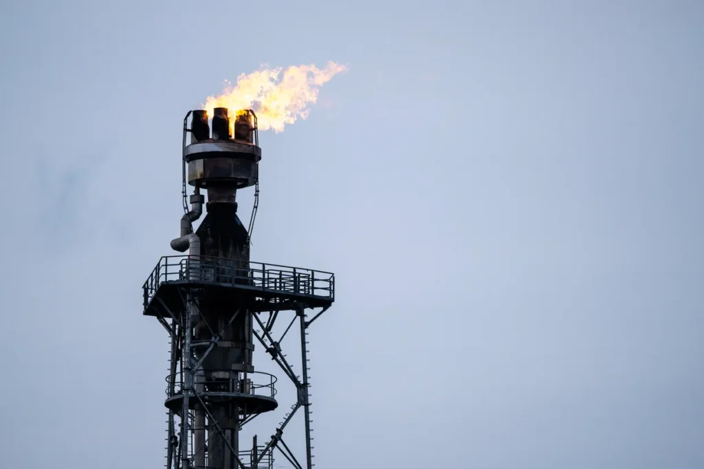 रुसी तेल प्रशोधन केन्द्रमा युक्रेनी ड्रोन आक्रमणपछि आगलागी