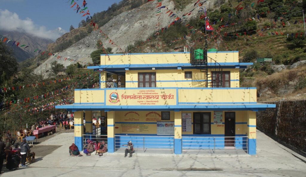 चिमखोला स्वास्थ्य चौकीमा पूर्वाधार थपियो, सेवा थपिएन