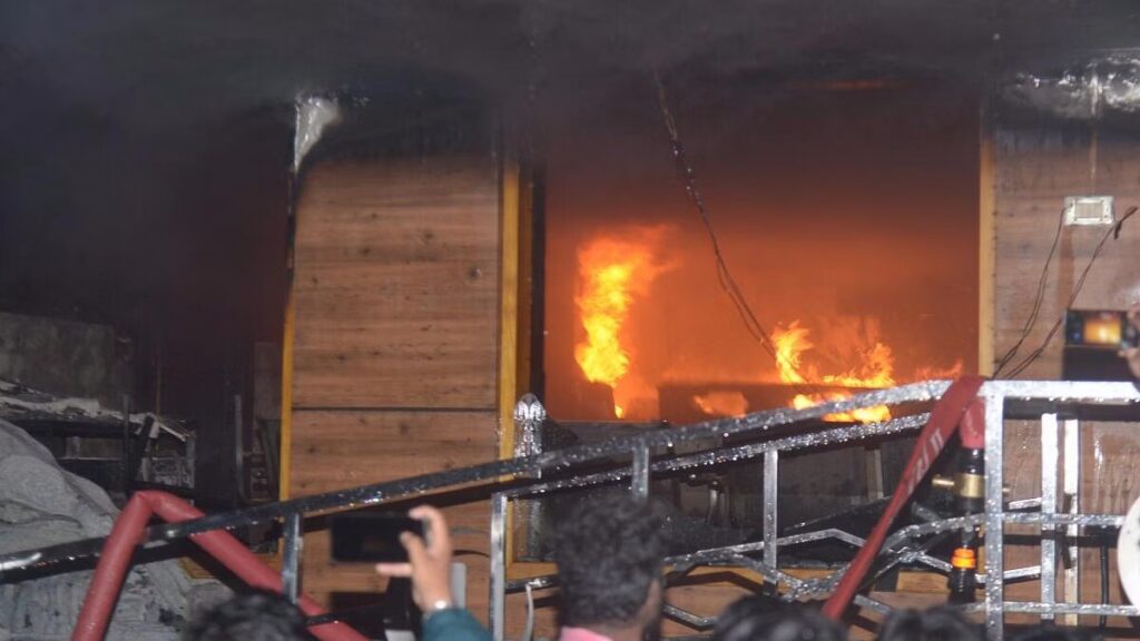 भारतको तमिलनाडुमा अस्पतालमा आगलागी हुँदा कम्तीमा ६ जनाको ज्यान गयो