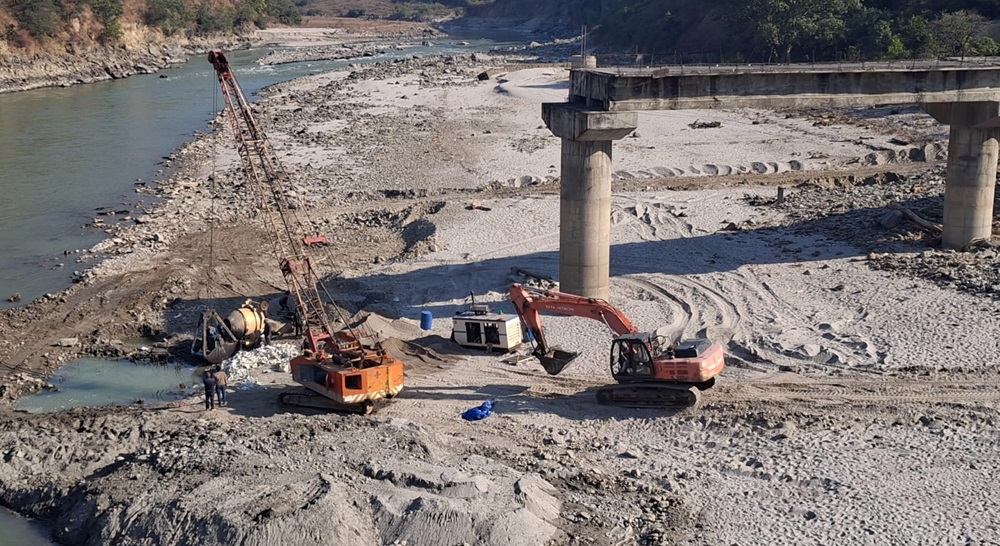 तमोरस्थित लुमुघाटमा मोटरेबल पुल पुनर्निर्माण सुरु