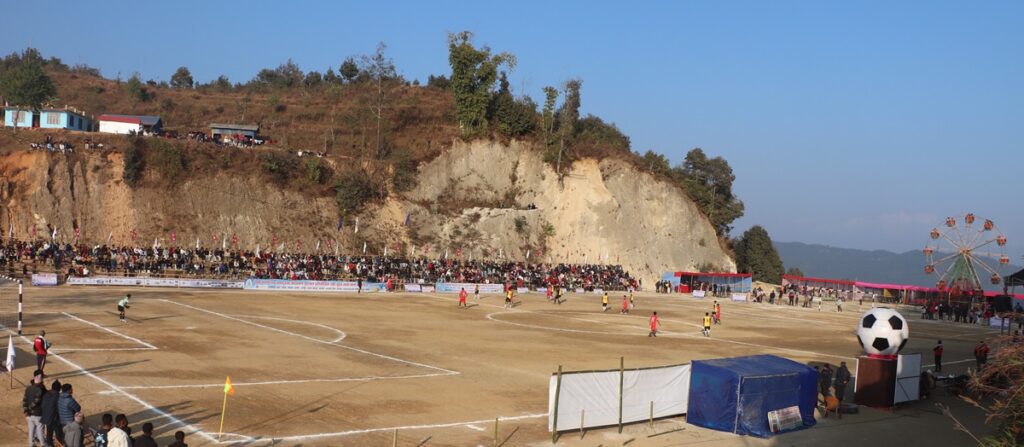 पौवादुङमा आयातित खानेकुरा बेचबिखनमा रोक