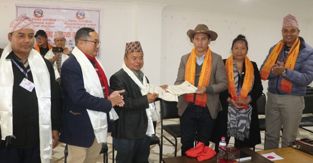 वारागुङ र देवघाट गाउँपालिकाबीच भगिनी सम्बन्ध स्थापना