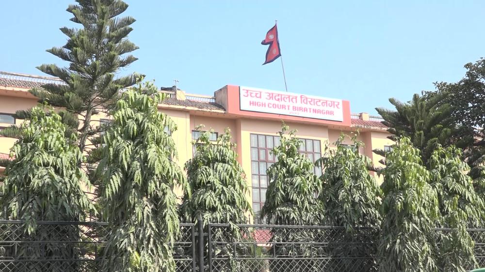 कोशीका पूर्वमुख्यमन्त्री थापालाई गाडी सुविधा दिने निर्णय कार्यान्वयन नगर्न आदेश