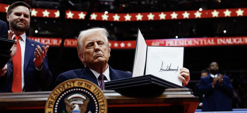 ट्रम्पका कार्यकारी आदेशः जन्मसिद्ध नागरिकता खारेजीदेखि मृत्युदण्डको पुनःबहालीसम्म