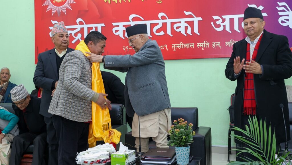 एकीकृत समाजवादीका केन्द्रीय सदस्य चेपाङ एमालेमा