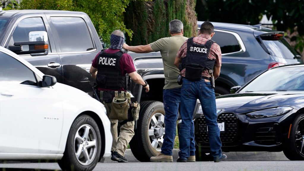 अमेरिकामा अवैध आप्रवासी गिरफ्तार सुरु