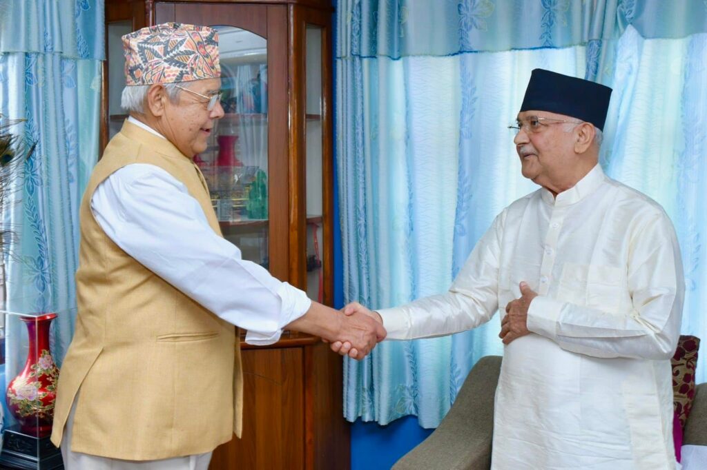 एमालेमै फर्किने तयारीमा वामदेव, ओलीसँग गरे छलफल