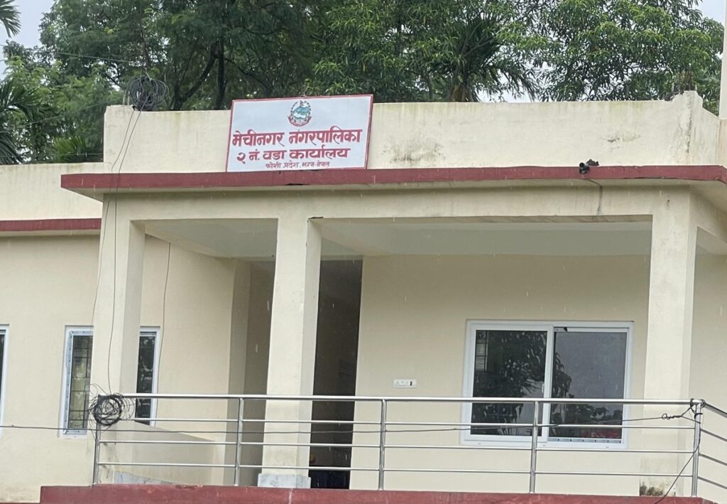 विपन्न परिवारलाई निःशुल्क खानेपानी र बिजुली