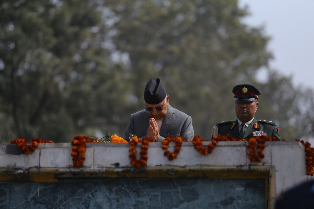प्रधानमन्त्रीबाट सहिद स्मारक र सहिदगेटमा पुष्पहार अर्पण
