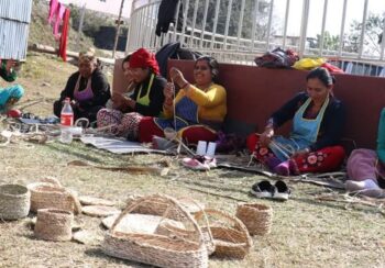 केराको थम्बाबाट सामग्री उत्पादन