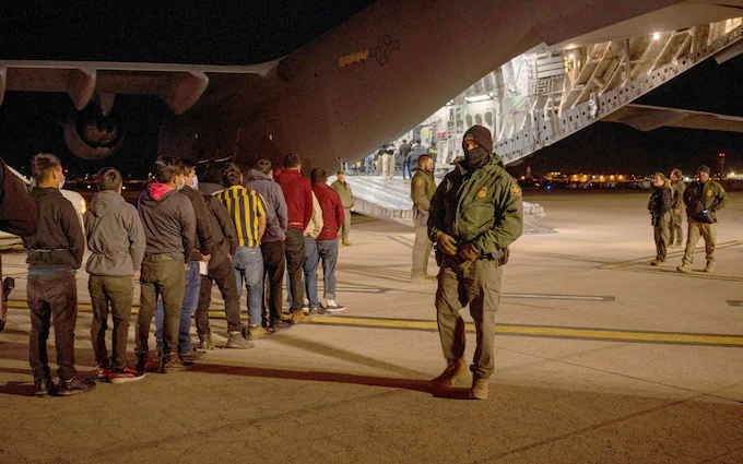 अमेरिकाले नेपाली सहित ११९ जना अवैध आप्रवासीलाई पनामा पठायो