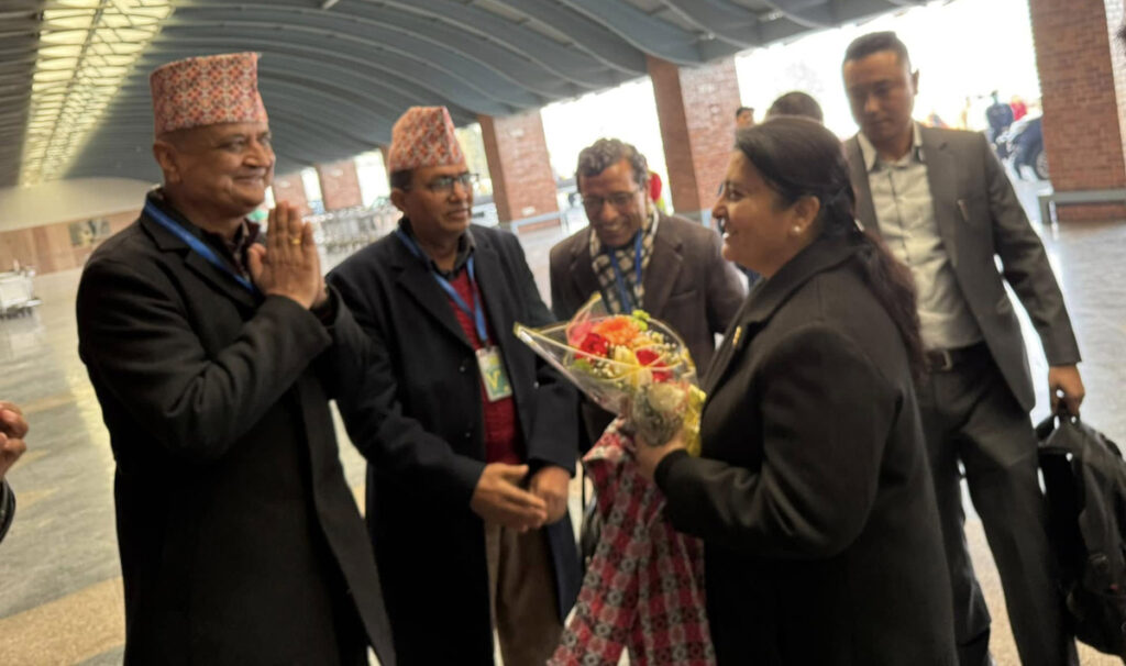 पूर्वराष्ट्रपति भण्डारी थाइल्यान्ड प्रस्थान, एक सातामा फर्किने