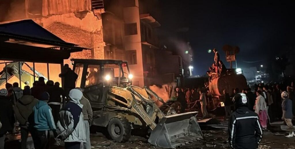 सिलिन्डर लिक हुँदा हलेसी बजारमा आगलागी, सात करोड बढीको क्षति