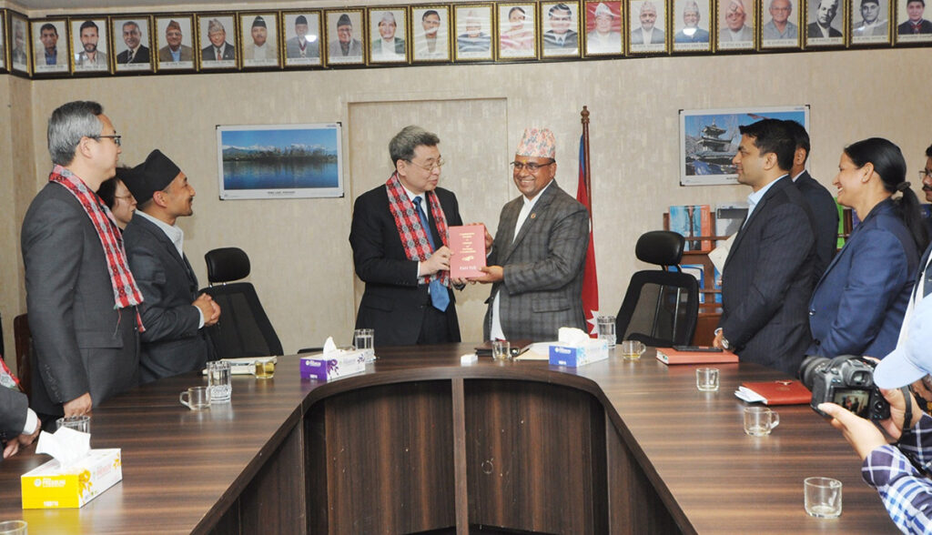 पर्यटनमन्त्री पाण्डे र चिनियाँ मन्त्री पेन यूबीच भेटवार्ता