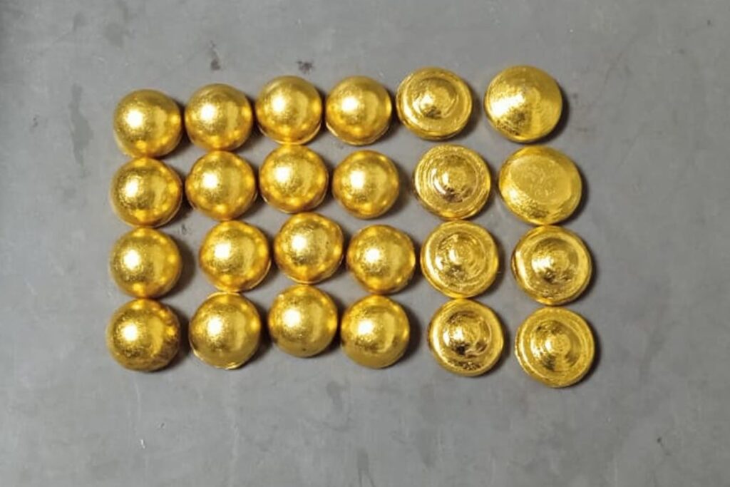 पौने चार किलो सुनसहित विमानस्थलबाट चार जना पक्राउ,किन रोकिदैँन अवैधन सुन आयात नेपालमा ?