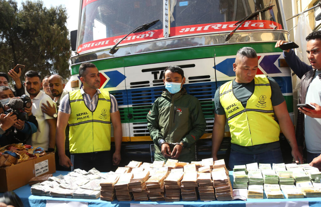 २५ करोड बरामद गर्न सुराक दिनेले कति पाउँछन् पुरस्कार ?