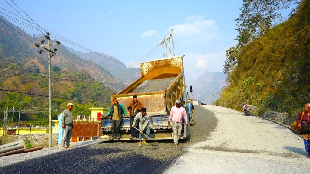 बेनी–दरवाङ सडक : रणवाङ–तोलावाङ खण्ड कालोपत्र पूरा