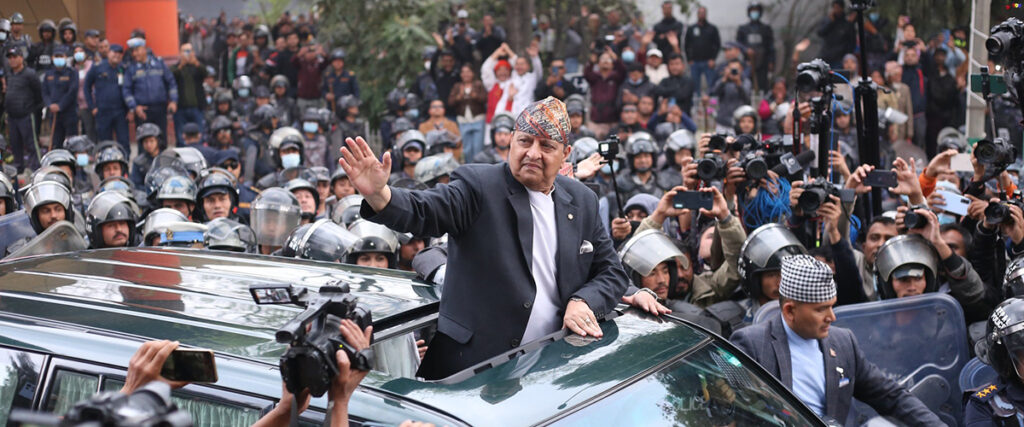 गणतन्त्रवादीकै कारण हौसिए राजावादी !