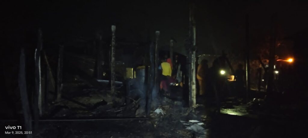 परालको घुरले सप्तरीमा तीन घर जले, लाखौं क्षति