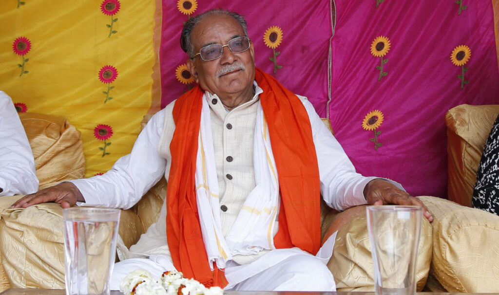 बालेन्द्रको पुर्ख्यौली घरमा प्रचण्ड, भने- हामी मिलेर देश बनाउँछौँ