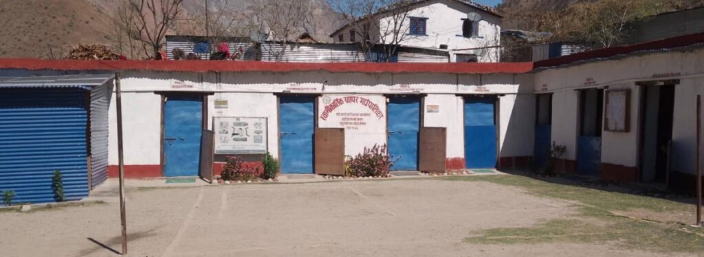 स्वामिकार्तिक खापर गाउँपालिकामा तालाबन्दी, अध्यक्षमाथि भ्रष्टाचारको आरोप