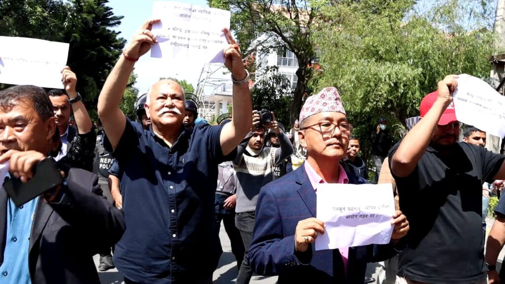 पक्राउ परेका राप्रपाका तीन नेतालाई काठमाडौँ परिसर लगियो