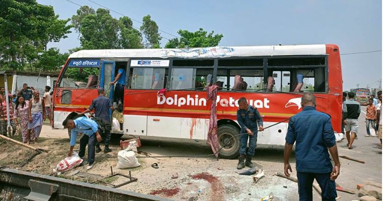 सप्तरीमा बस दुर्घटना हुँदा २ को मृत्यु, २४ बढी घाइते