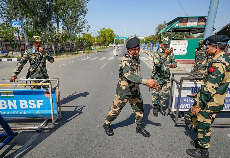 आक्रमणपछि भारतमा काश्मीरी विद्यार्थीहरूलाई धम्की