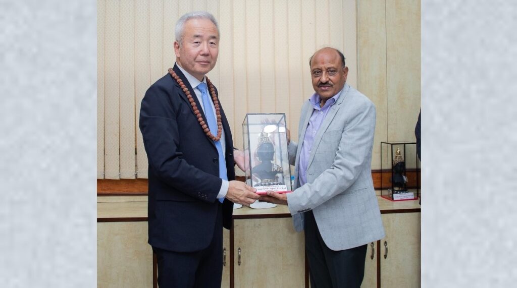 जापानी राजदूतले अवलोकन गरे केएनपी कारखाना