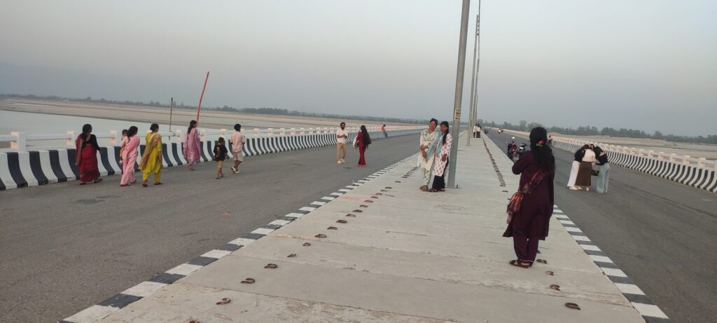 महाकाली चार लेन पुलसँगैको सडक ‘भाइरल रोड’ले तान्यो पर्यटक