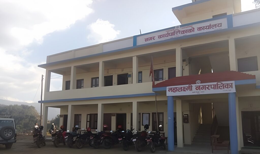 धनकुटाको महालक्ष्मीमा सबै बोर्डिङ बन्द, अन्य नगरबाट विद्यार्थी ओसार्ने गाडी छिर्न पनि प्रतिबन्ध