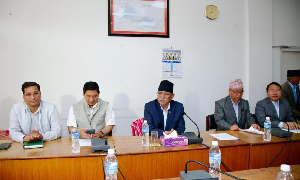 संसदमा सशक्त भूमिका खेल्न आफ्ना सांसदलाई प्रचण्डको निर्देशन