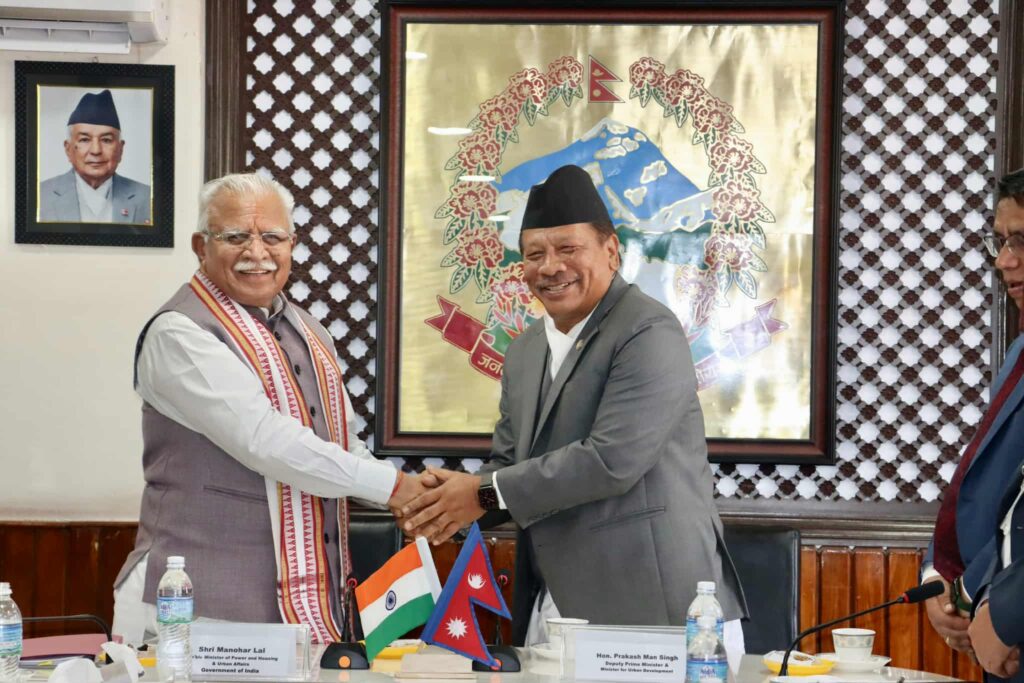 भारतीय ऊर्जामन्त्री खट्टरले भेटे उपप्रधानमन्त्री सिंहलाई