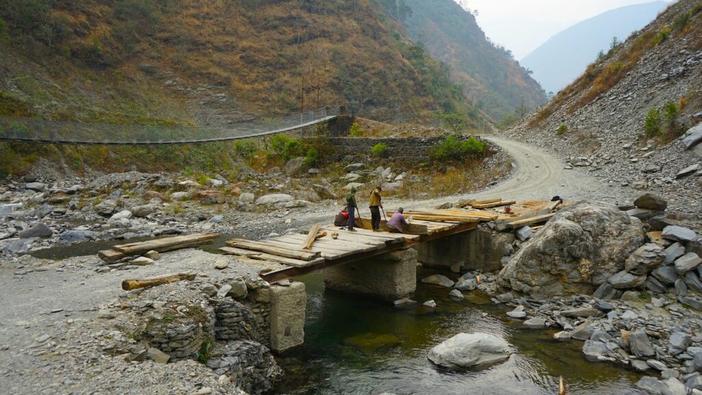 सम्झौता भएको पाँच वर्षमा पनि थालिएन पुल निर्माण कार्य