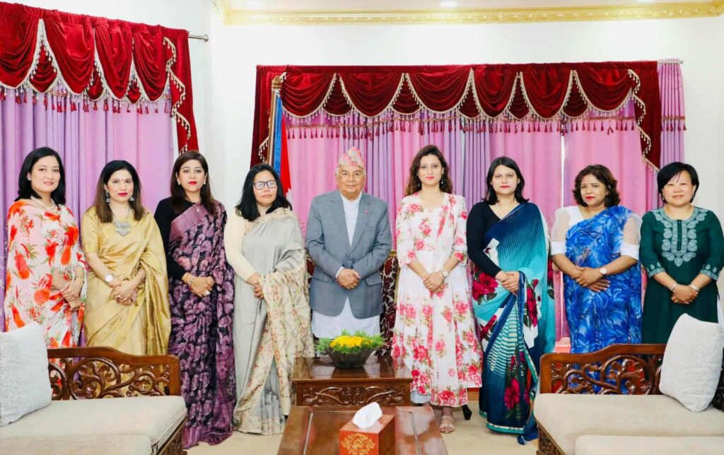 सञ्चारिका समूहले राष्ट्रपति पौडेललाई बुझायो १० बुँदे मागपत्र