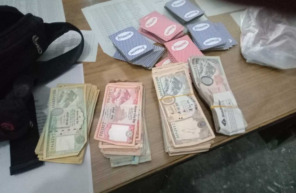 कैलालीमा तास खेलिरहेका १३ जना समातिए