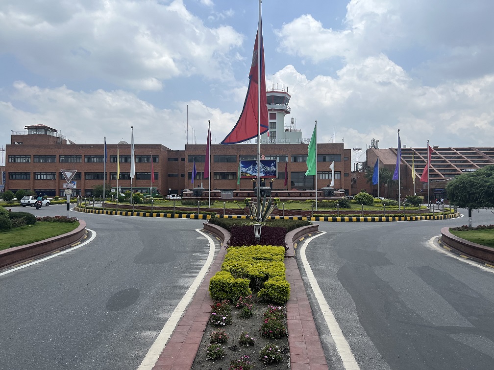 त्रिभुवन विमानस्थल दुर्गन्धित: सरसफाइ कर्मचारीको आन्दोलनले यात्रुलाई सास्ती