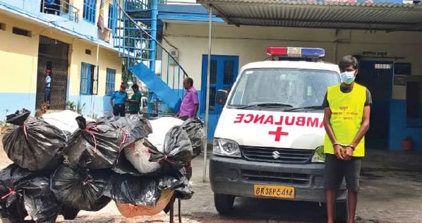 एम्बुलेन्सभित्र गाँजाको खेप : सुनसरीमा भारतीय सवारीसहित नेपाली चालक पक्राउ