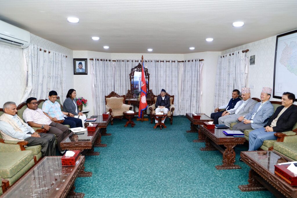 सिंहदरबारमा प्रमुख सचेतक र सचेतकहरूसँग सभामुखको छलफल जारी