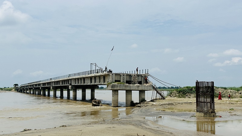 सिरहा र धनुषा जोड्ने कमला पुल १३ वर्षमा पनि बनेन