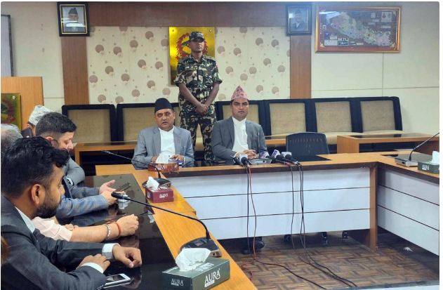 आयोगको निर्णय कार्यान्वयन नगरे निजी मेडिकल कलेजको सम्बन्धन खारेज गर्ने स्वास्थ्यमन्त्रीको चेतावनी