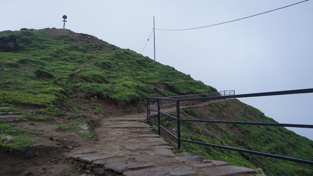 चार किलोमिटर पदमार्ग निर्माण